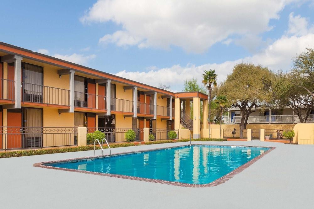 Quality Inn Cedartown Exterior photo